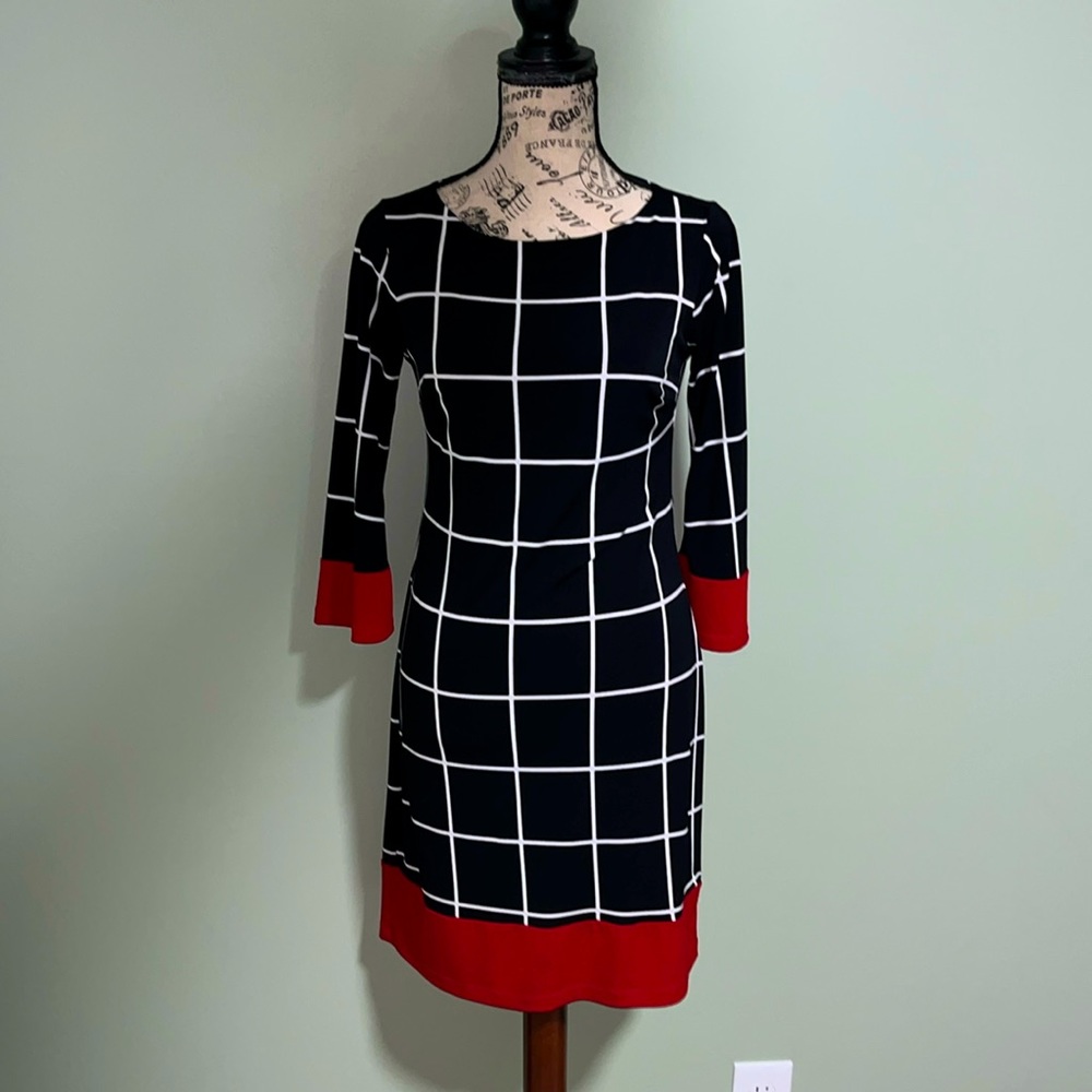 Grid pattern black and red dress